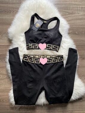 Fashion Active Set with Gold Accent Band